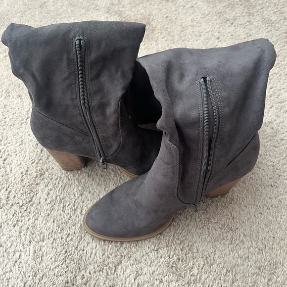 Dolce Vita Knee High Heeled Chocolate color Suede Boots size 8 - Picture 7 of 9